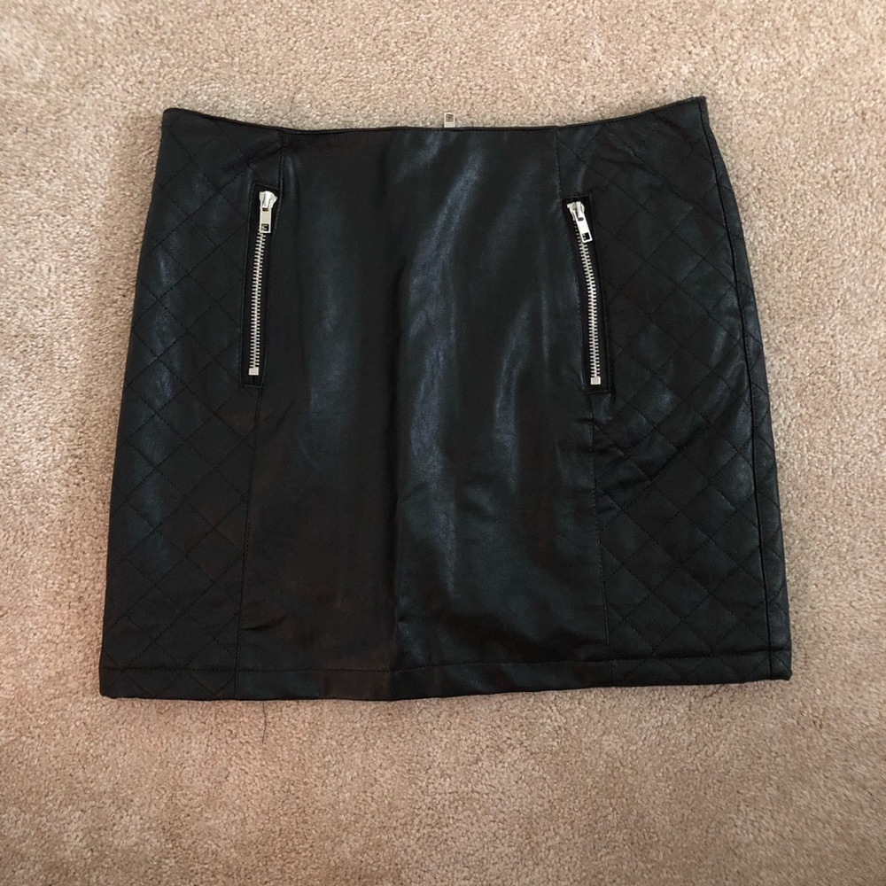 LF quilted faux leather skirt with front zippers